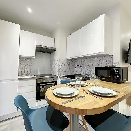 De Jonathan - Refait A Neuf - A 200m Жуан-ле-Пен